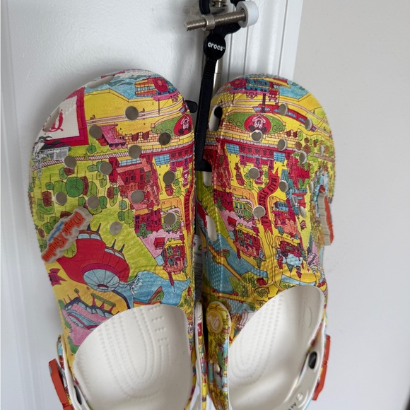 Brand New WDW 50th Anniversary Crocs W8/M6 HTF - Picture 4 of 9